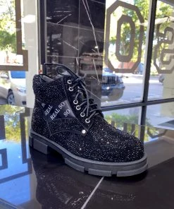 SHOP SO REAL VVS Boots Sneakers